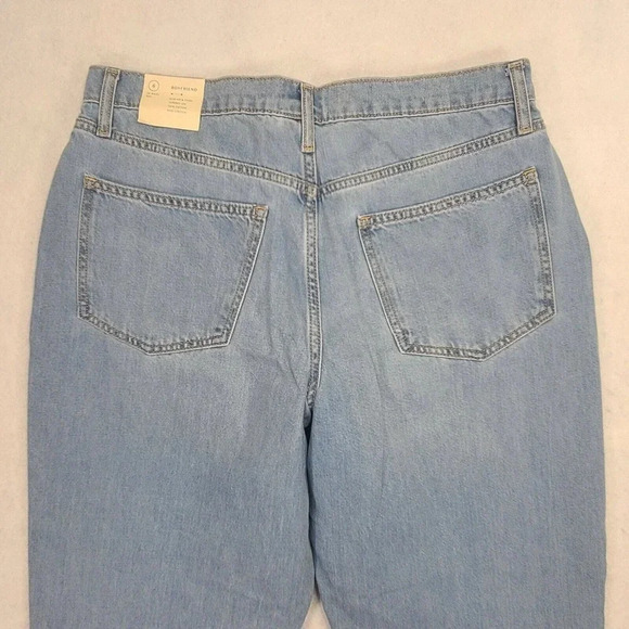 Universal Thread Boyfriend Jeans Women's 6 Light Wash Raw Hem Distressed New - Picture 5 of 8